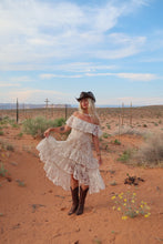 Load image into Gallery viewer, Cora Necklace