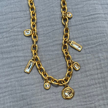 Load image into Gallery viewer, Daisy Necklace