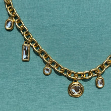 Load image into Gallery viewer, Daisy Necklace