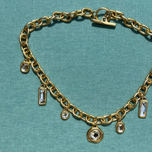 Load image into Gallery viewer, Daisy Necklace