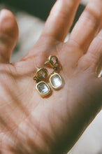 Load image into Gallery viewer, Mini Daisy Earrings