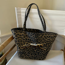 Load image into Gallery viewer, August Everyday Tote