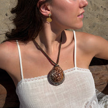 Load image into Gallery viewer, Oui Earrings