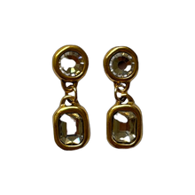 Load image into Gallery viewer, Mini Daisy Earrings