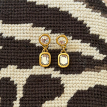Load image into Gallery viewer, Mini Daisy Earrings