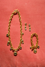 Load image into Gallery viewer, Daisy Earrings